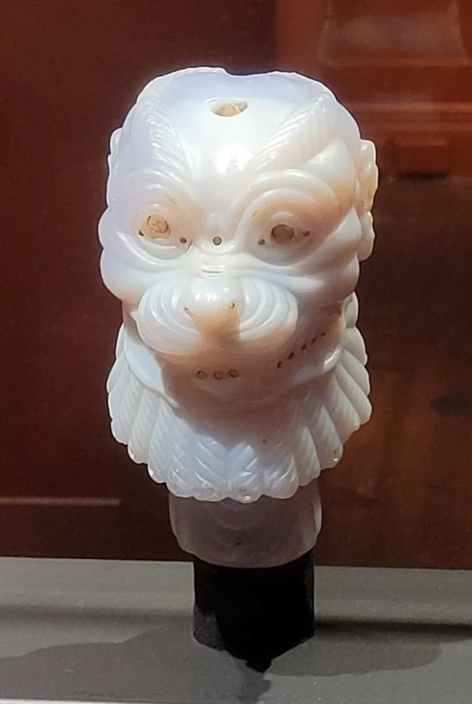 Amulette en forme de tête de Pazuzu