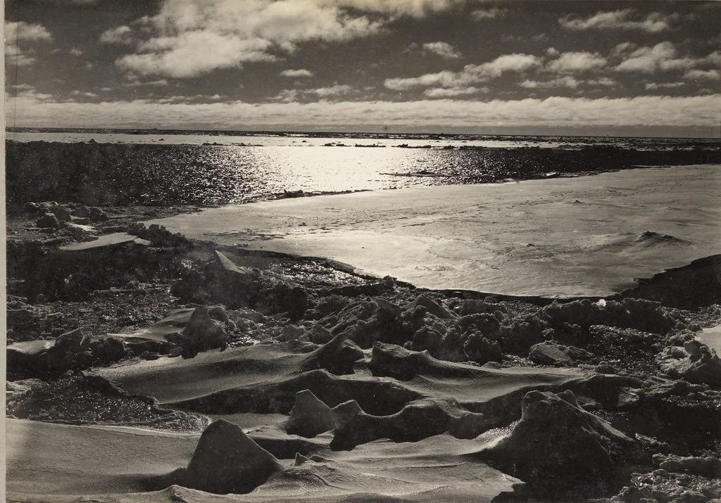 Soleil de minuit sur la mer de Ross, décembre 1910